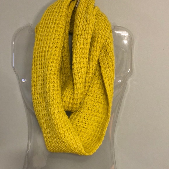 Infinity Scarf - Picture 1 of 2